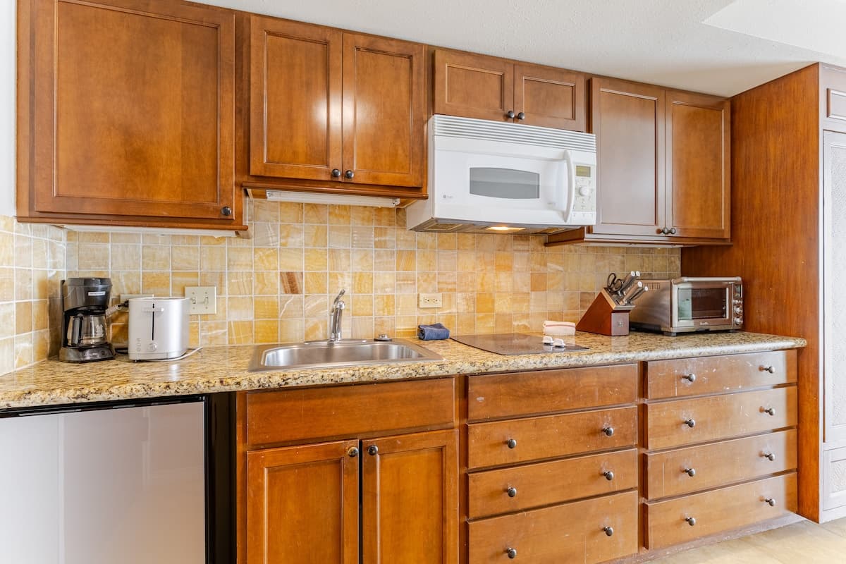 Hotel in Honolulu · ★4.8 · Studio · 2 beds · 1 private bath - Photo 2