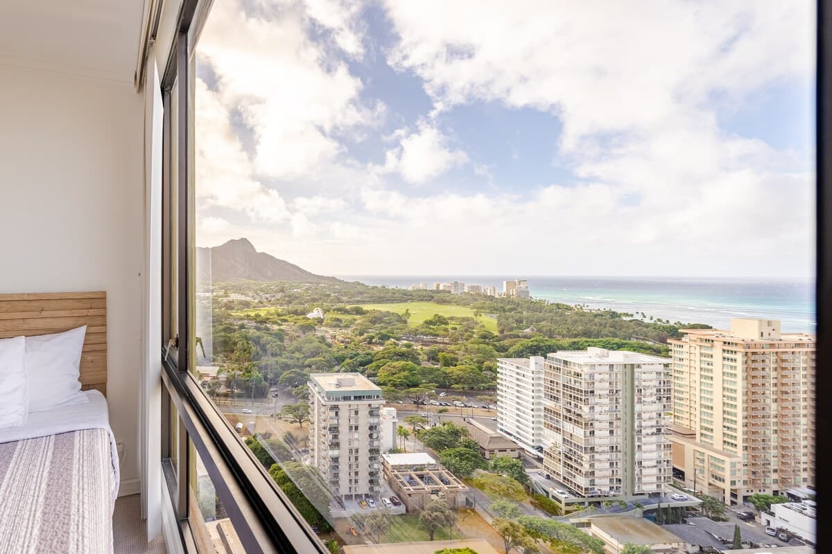 Highrise Ocean Views in Waikiki, +AC - Photo 1