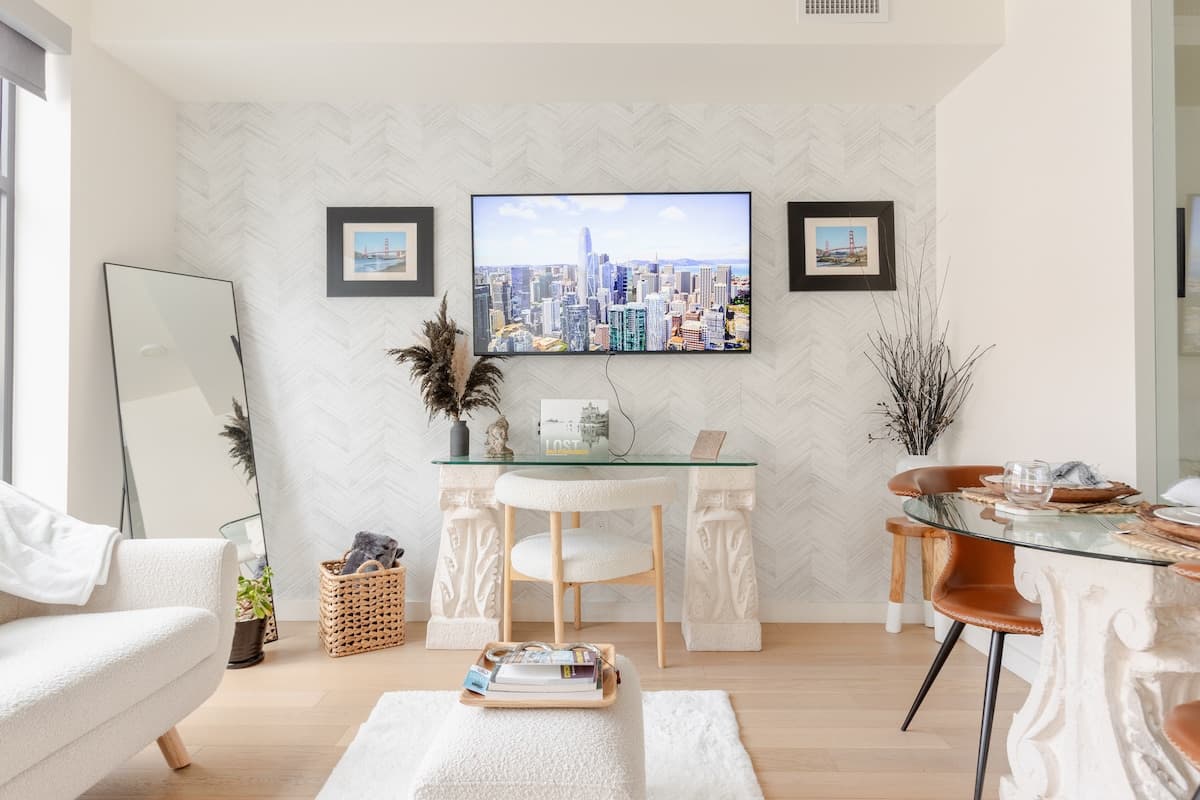 Stylish Lower Nob Hill Condo with Skyline Views - Photo 3