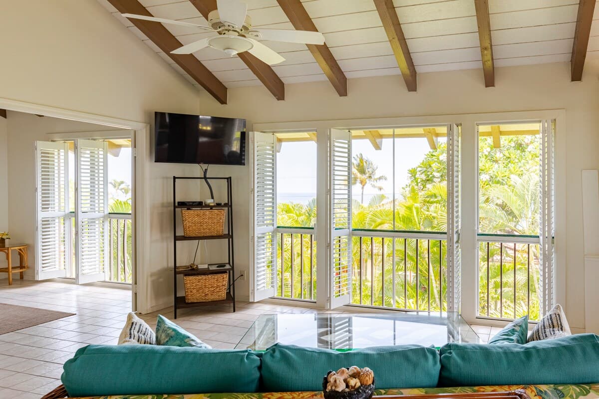 Location! Ocean views king bed walk to magic beach - Photo 3