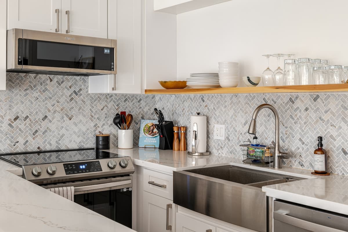 Condo in Honolulu · ★4.97 · 1 bedroom · 1 bed · 1 private bath - Photo 4