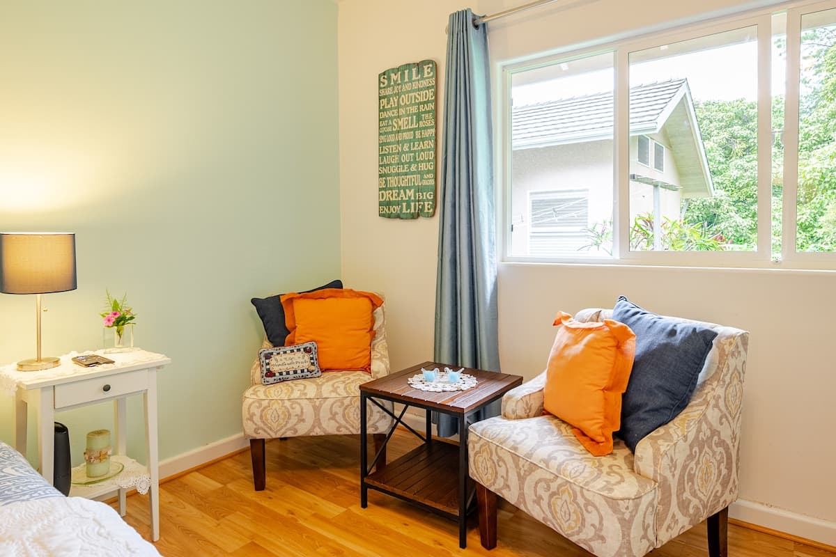 Guesthouse in Kailua-Kona · ★4.89 · 1 bedroom · 1 bed · 1 shared bath - Photo 1