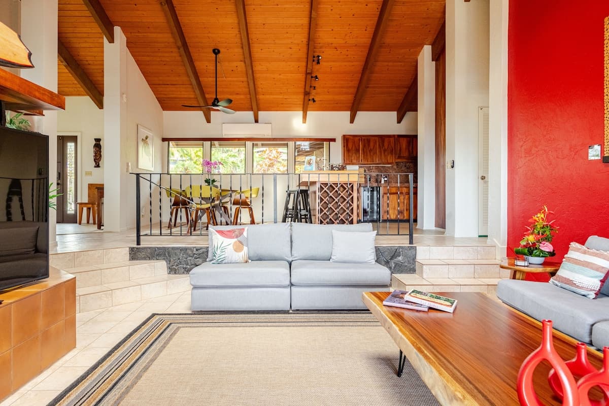 Home in Kailua-Kona · ★5.0 · 3 bedrooms · 4 beds · 2 baths - Photo 4