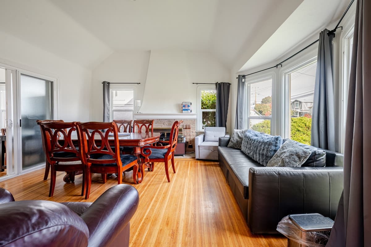 5BR Berkeley-SF Base with EV Charger & Yard - Photo 2
