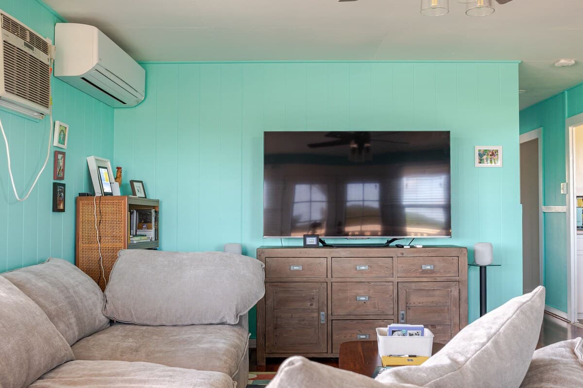 Home in Haleiwa · ★5.0 · 3 bedrooms · 3 beds · 1 private bath - Photo 2