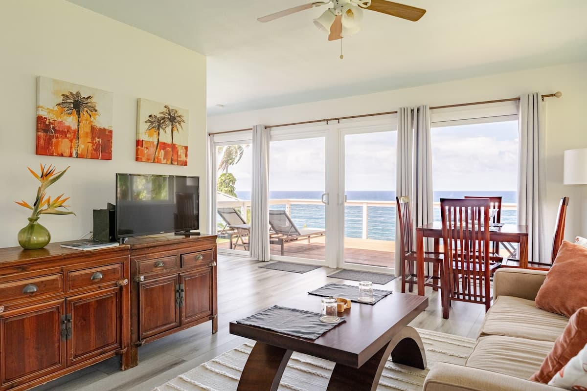 Home in Hakalau · ★4.97 · 2 bedrooms · 2 beds · 1 bath - Photo 1