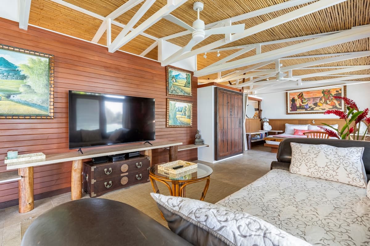 Home in Kailua-Kona · ★4.97 · 2 bedrooms · 2 beds · 2 baths - Photo 1