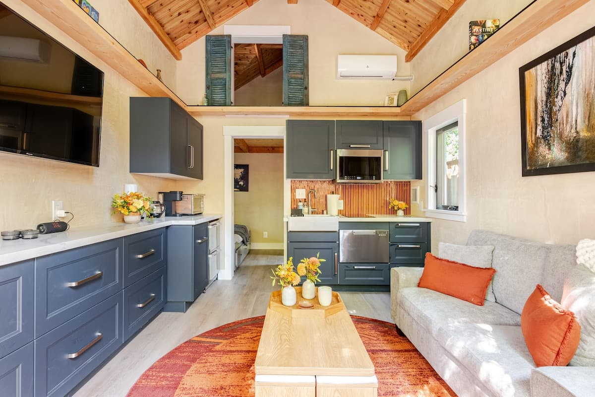 Custom Plaster Loft in NOBE, Oakland - Photo 2