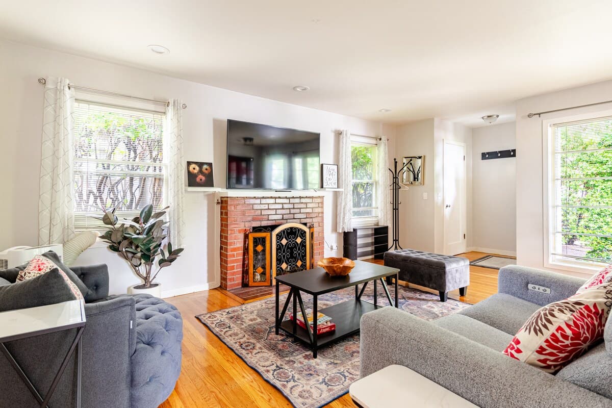 Quiet Menlo Park Home, Perfect for Work Stays - Photo 2
