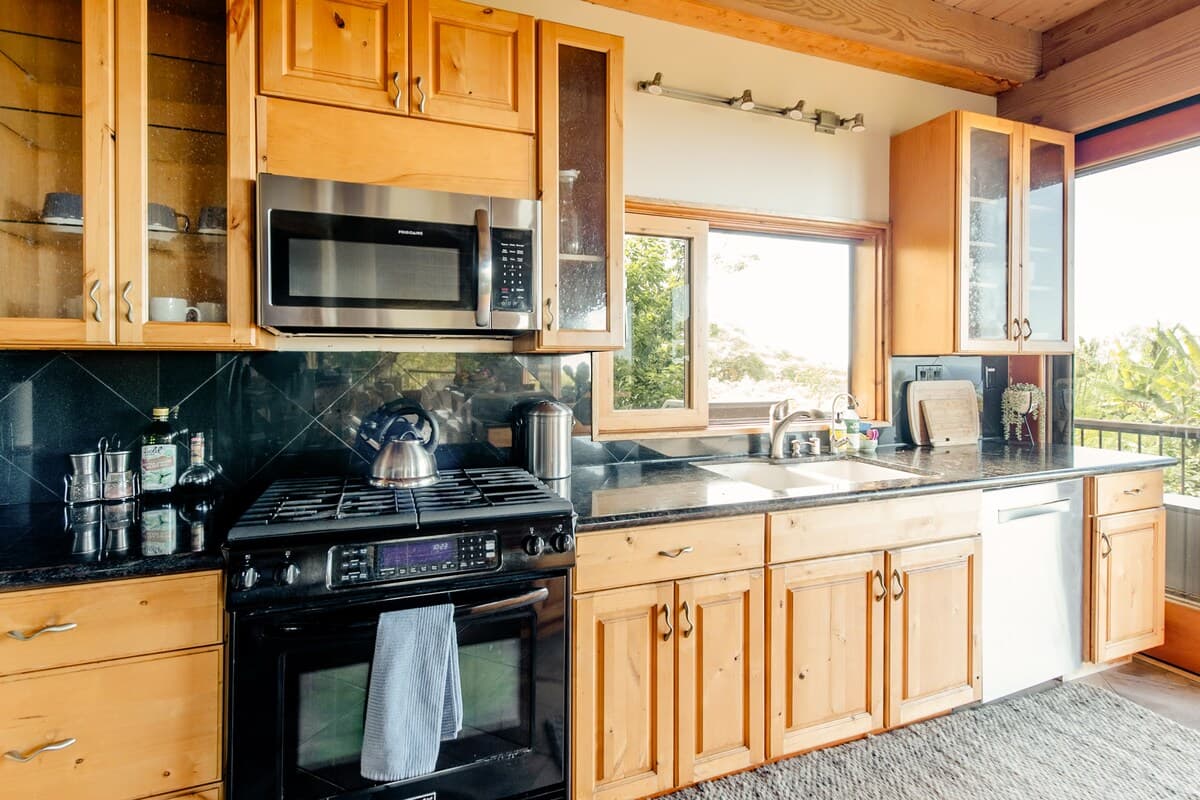 Home in Captain Cook · ★4.96 · 2 bedrooms · 2 beds · 1.5 baths - Photo 4