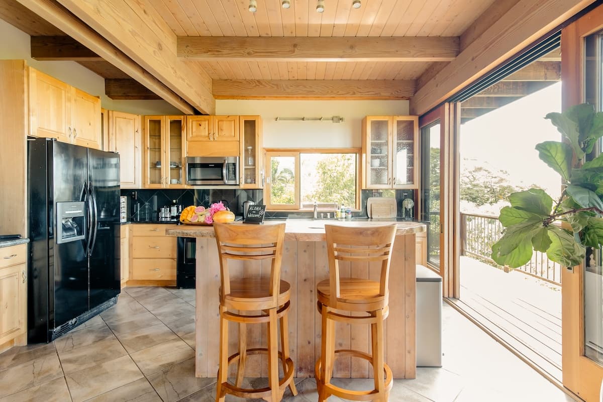Home in Captain Cook · ★4.96 · 2 bedrooms · 2 beds · 1.5 baths - Photo 3