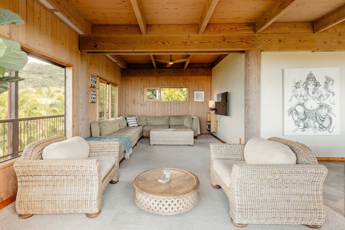 Home in Captain Cook · ★4.96 · 2 bedrooms · 2 beds · 1.5 baths - Photo 2