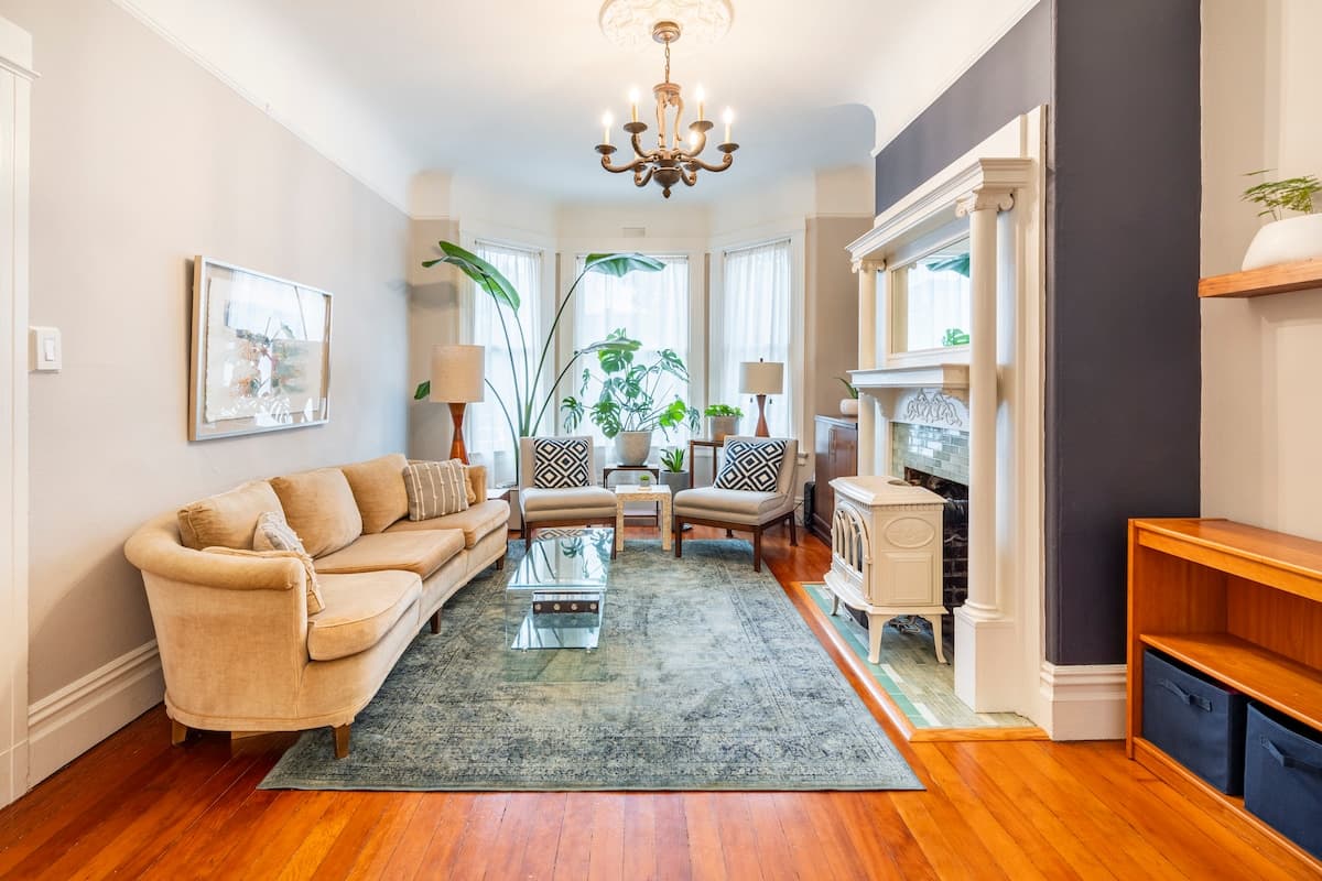 Light-Filled Edwardian Condo with Lush Garden - Photo 1