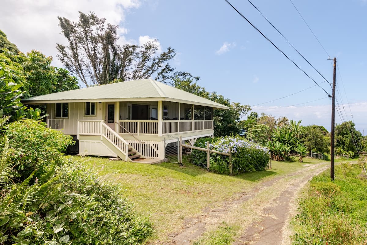 Kona Coffee Guesthouse- Tranquility w ocean views! - Photo 1