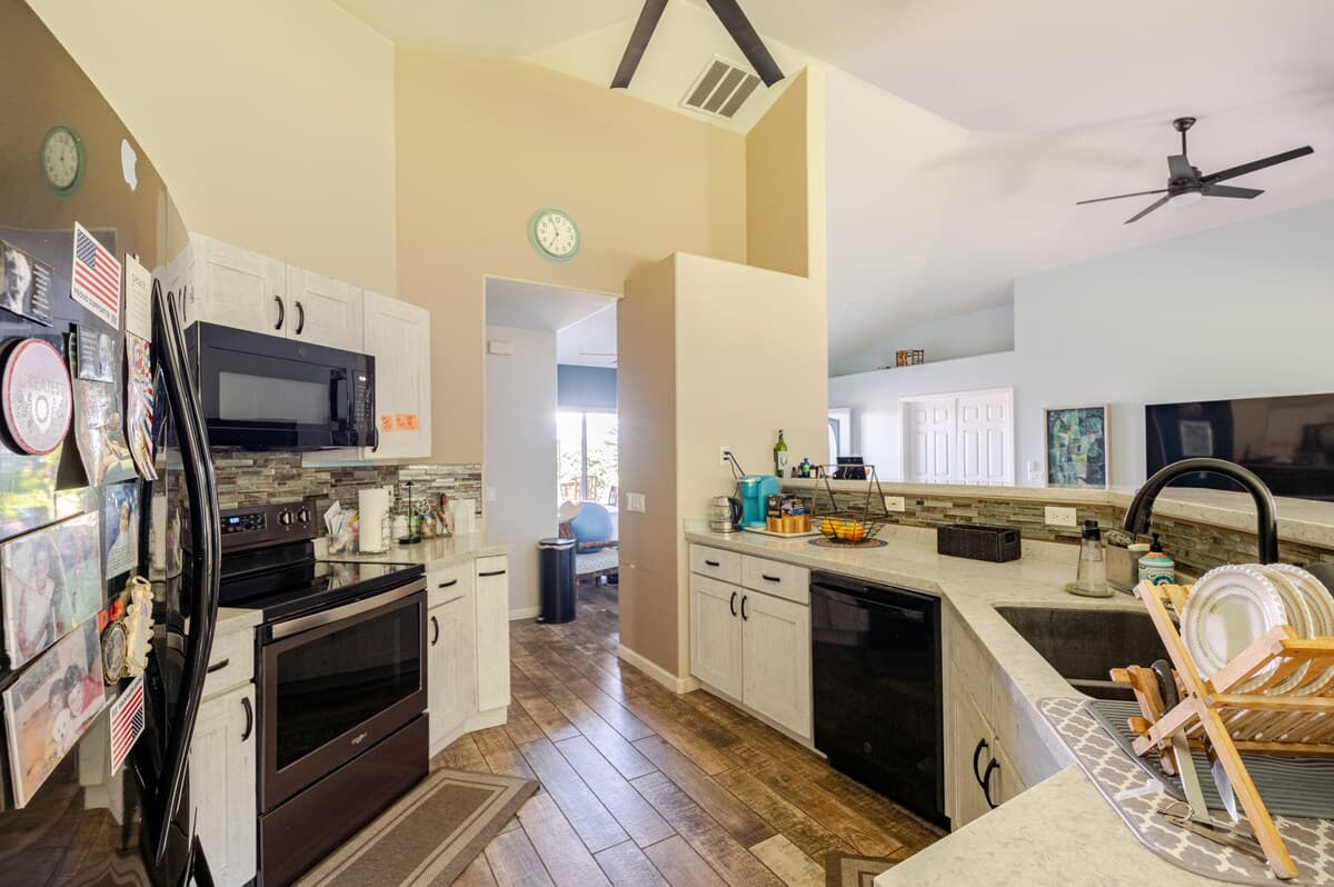 Home in Kailua-Kona · ★4.81 · 1 bedroom · 1 bed · 1 private bath - Photo 5