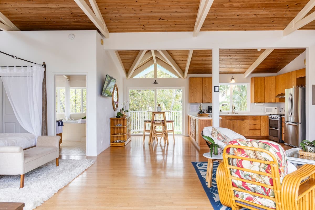 Home in Pahoa · ★4.97 · Studio · 2 beds · 1 bath - Photo 5
