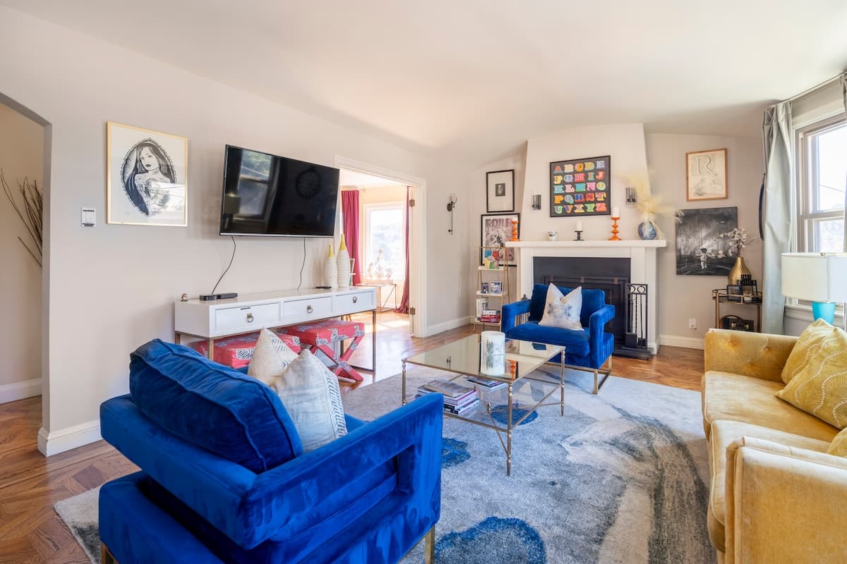 Art-Filled Home Near Glen Park BART, Sleeps 10 - Photo 3