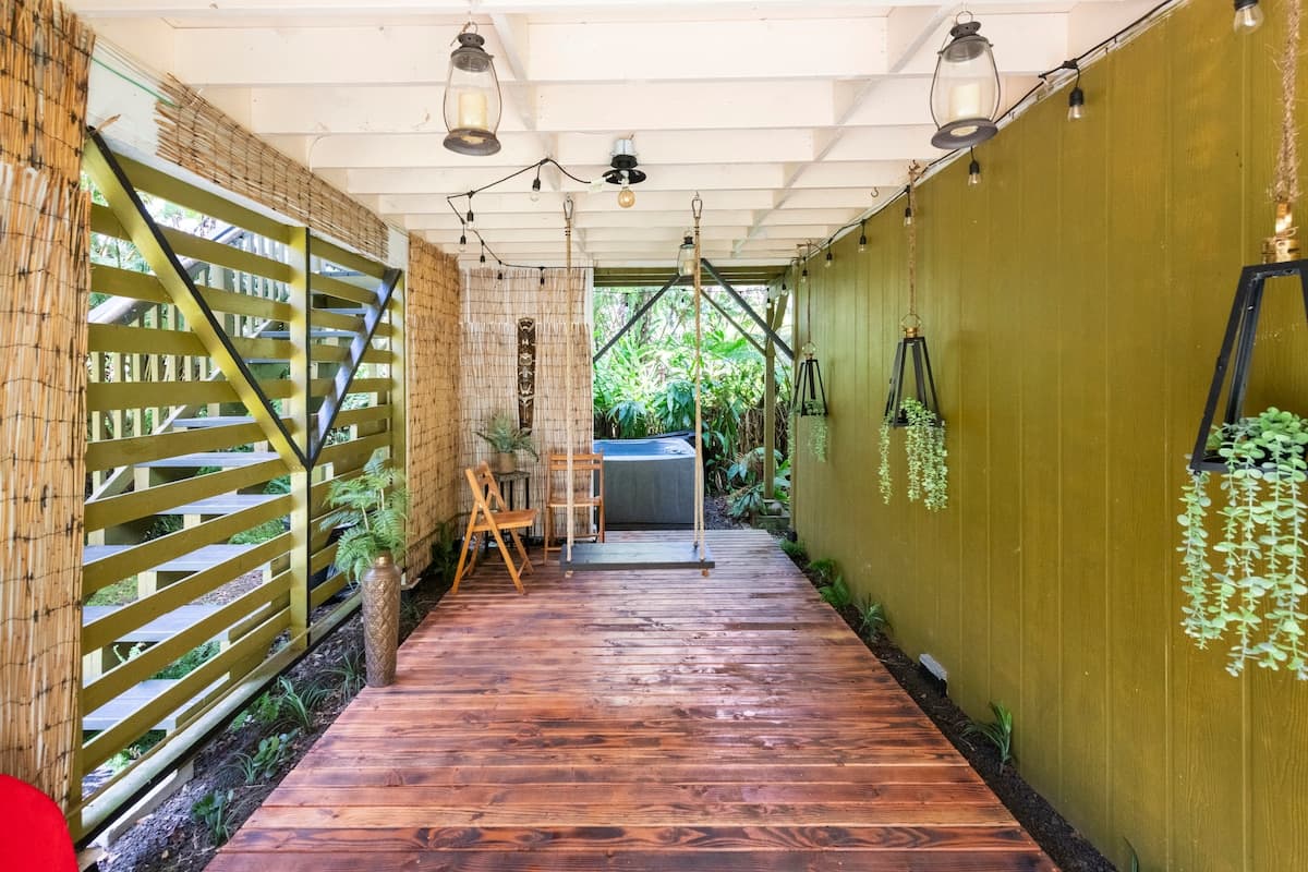 Tiny Tropical Tree House in Volcano Rain Forest, Hot Tub - Photo 4