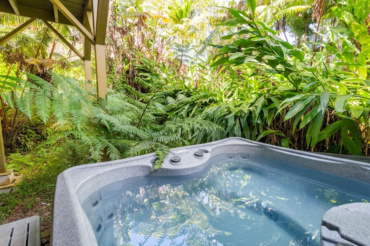 Tiny Tropical Tree House in Volcano Rain Forest, Hot Tub - Photo 1