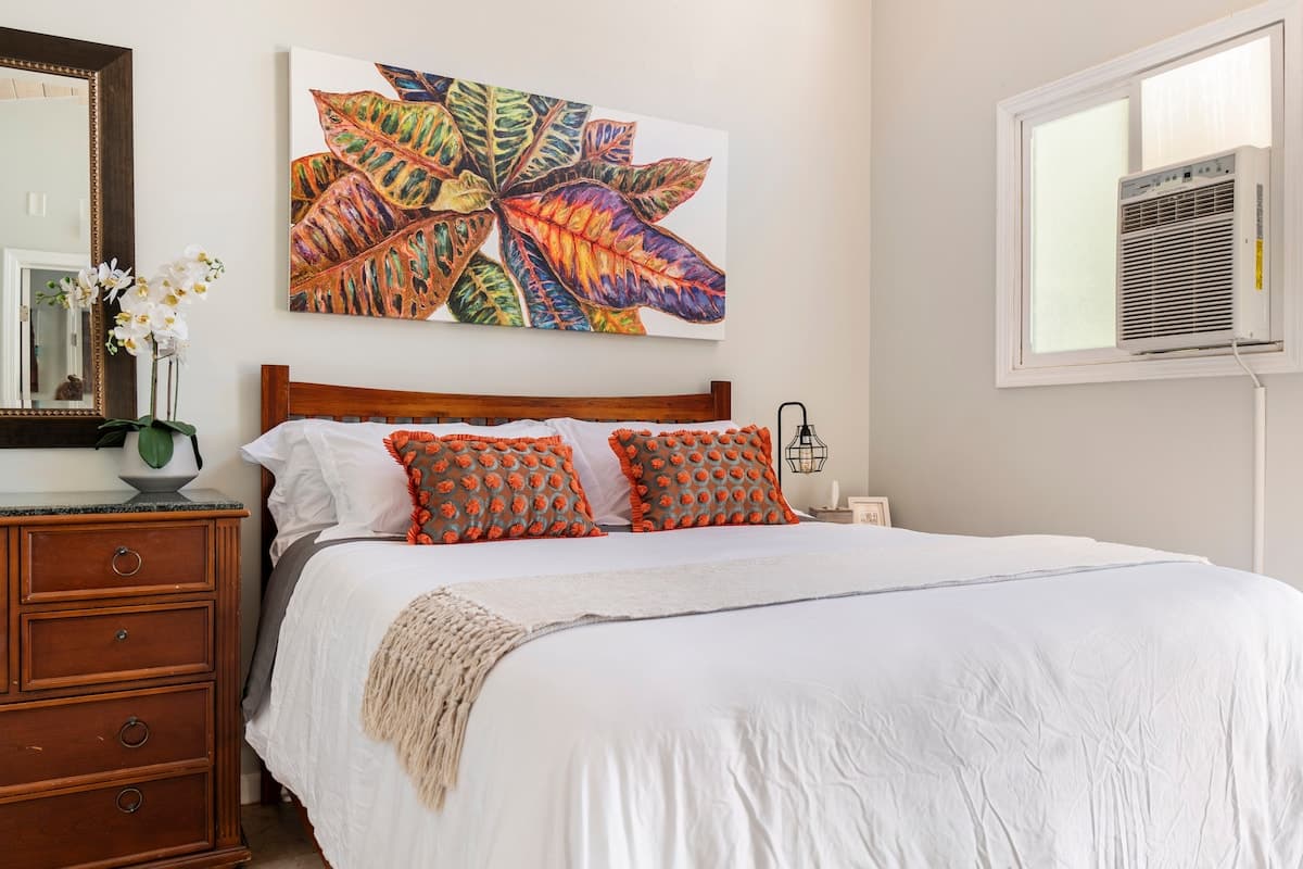Private Poolside Suite- Ocean Views - Central - Photo 1
