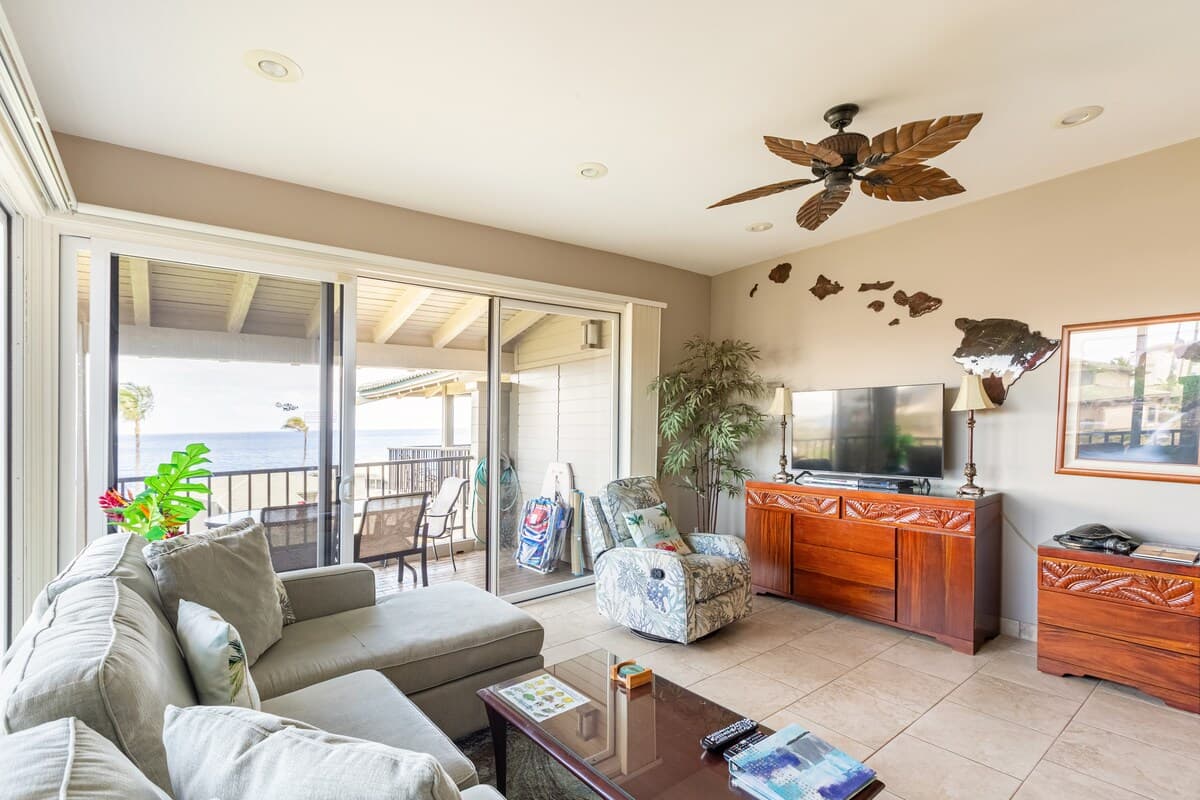 Condo in Lahaina · ★4.84 · 1 bedroom · 2 beds · 2 baths - Photo 3