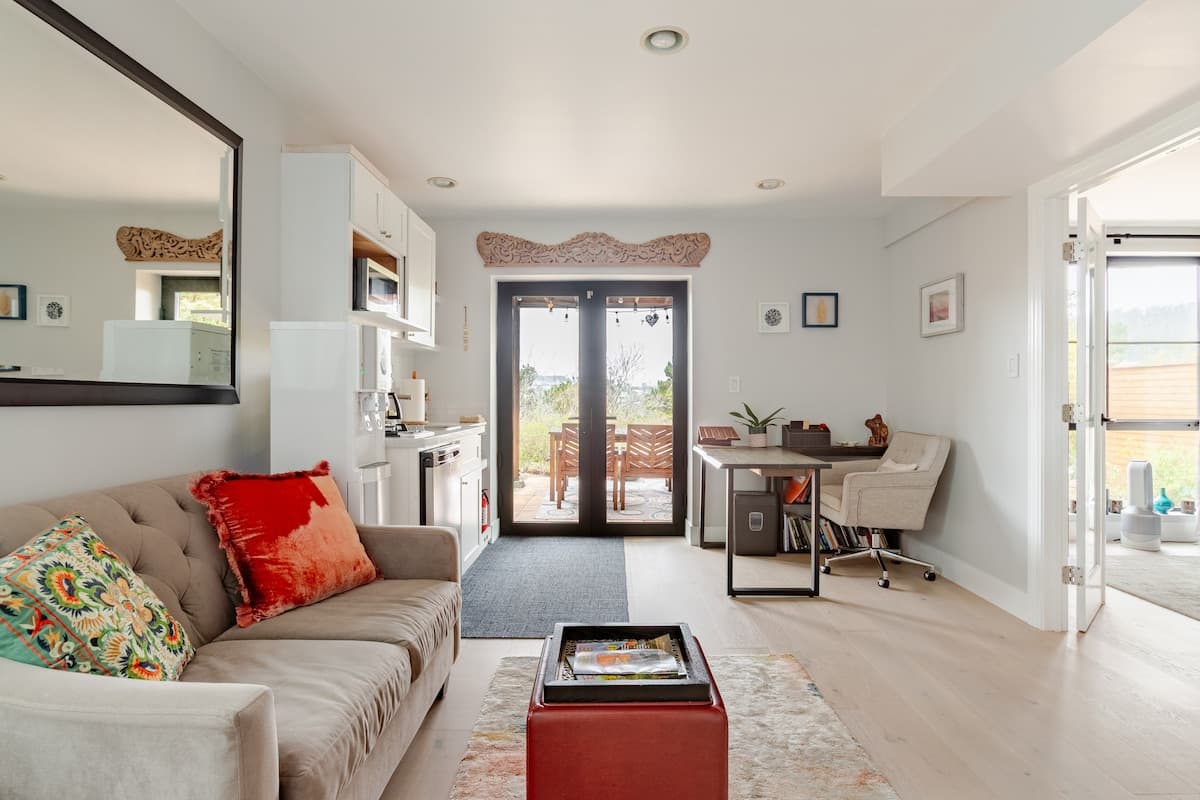 King Bed, Private Patio & Parking, SF Center - Photo 1