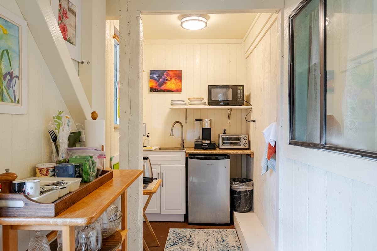 Home in Kailua-Kona · ★4.96 · 1 bedroom · 1 bed · 1 private bath - Photo 5