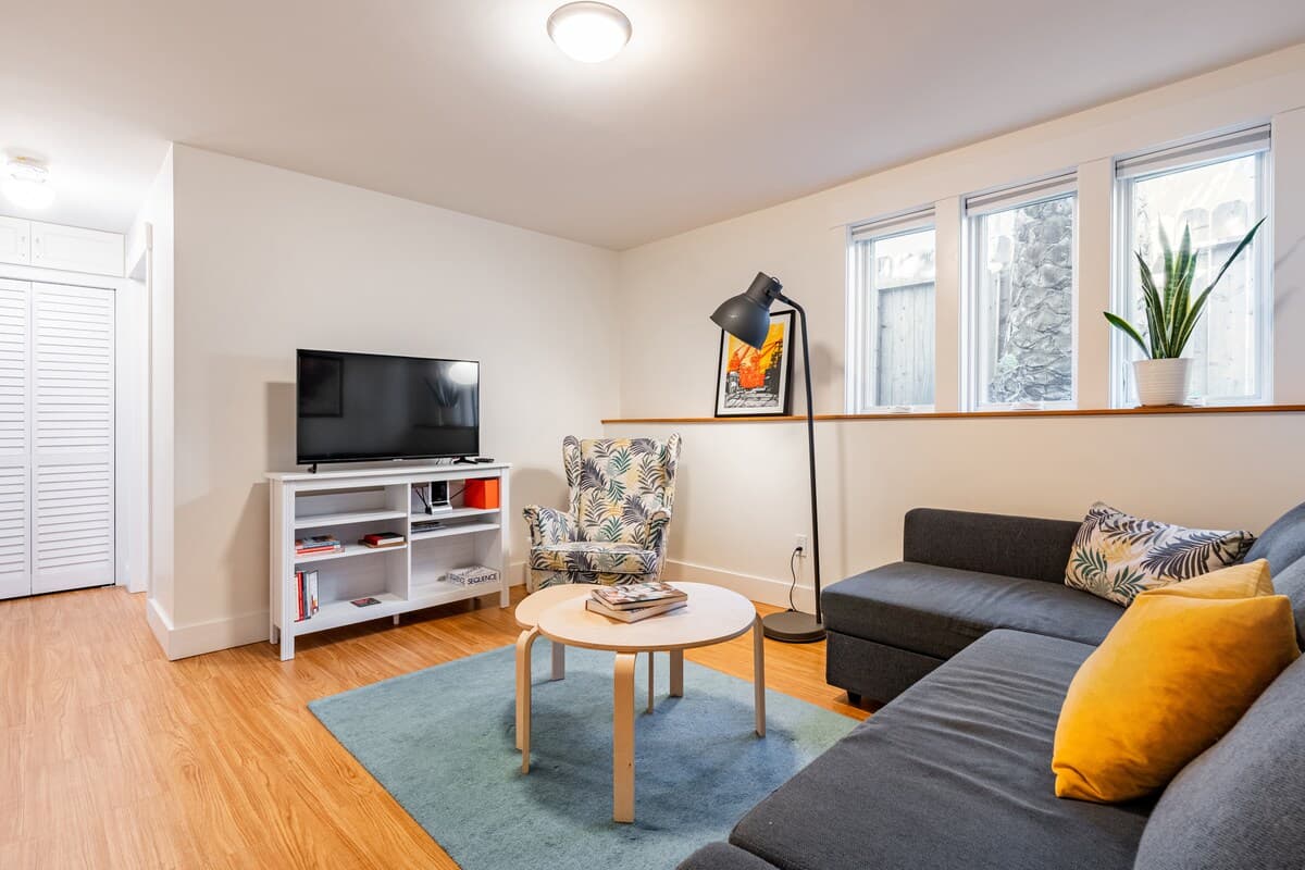 Updated in-law unit in Bushrod - Photo 3