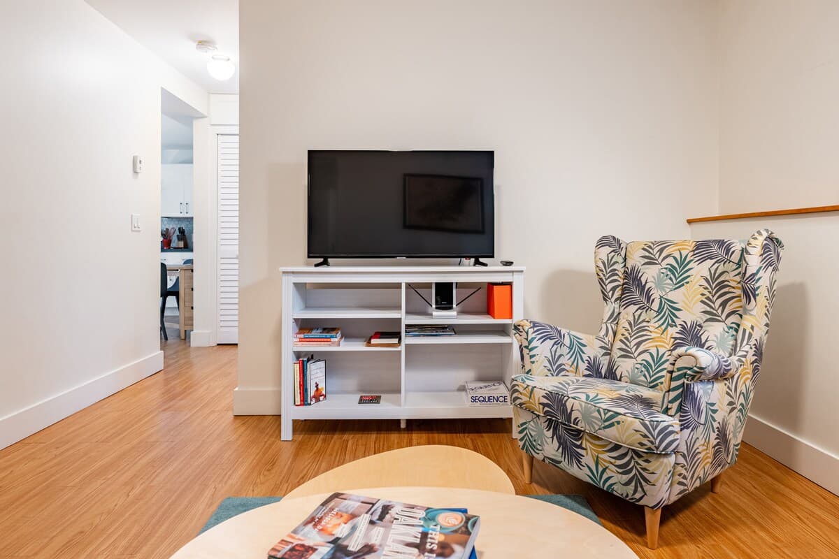 Updated in-law unit in Bushrod - Photo 2