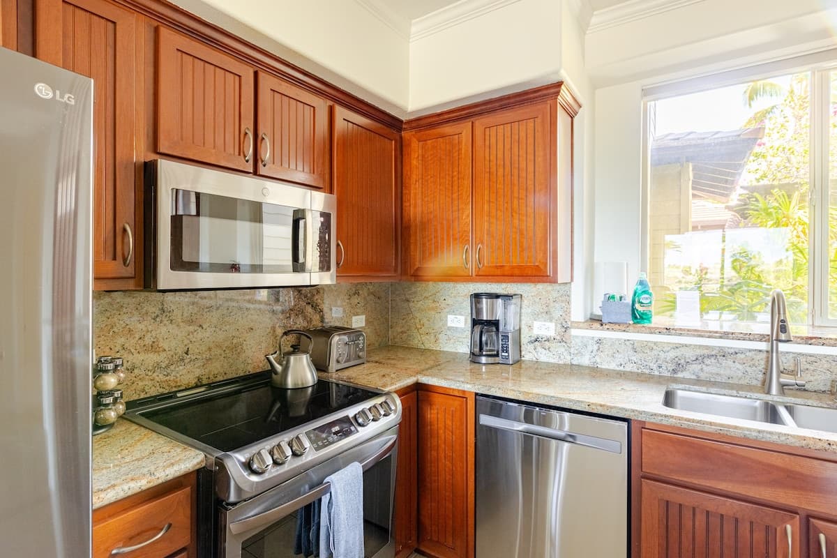 Condo in Waimea · ★4.87 · 2 bedrooms · 3 beds · 2 private baths - Photo 4