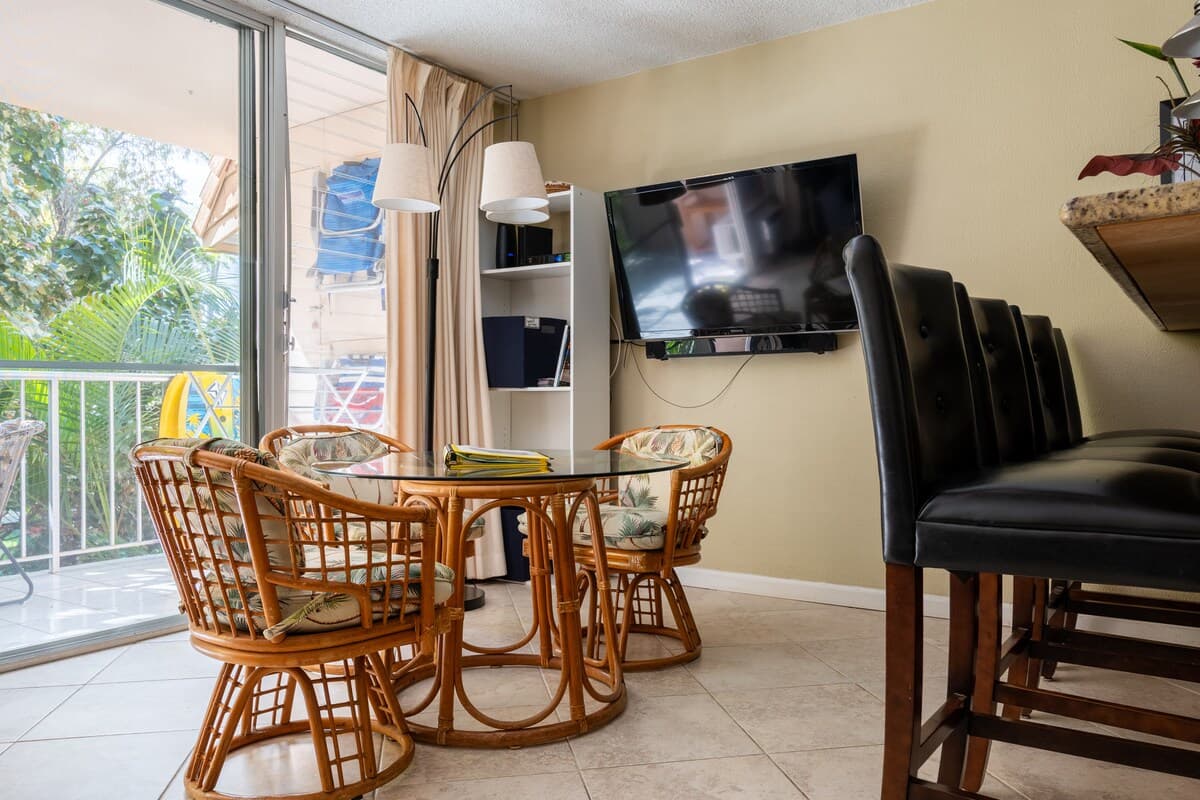 Condo in Kihei · ★4.83 · 1 bedroom · 2 beds · 1 bath - Photo 5