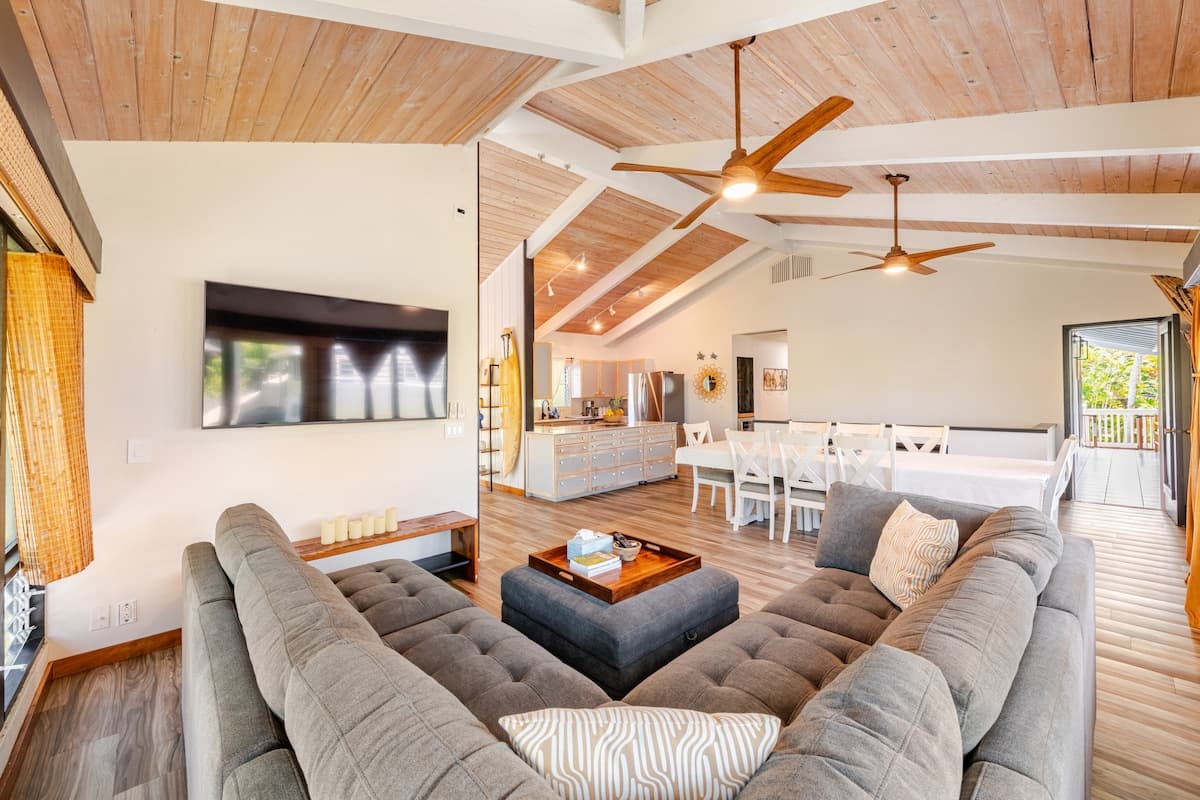 Home in Kailua-Kona · ★4.91 · 3 bedrooms · 5 beds · 3 private baths - Photo 1