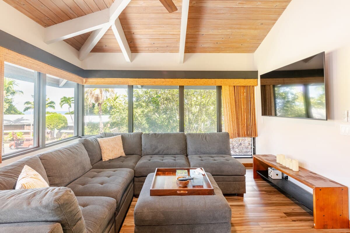 Home in Kailua-Kona · ★4.91 · 3 bedrooms · 5 beds · 3 private baths - Photo 2