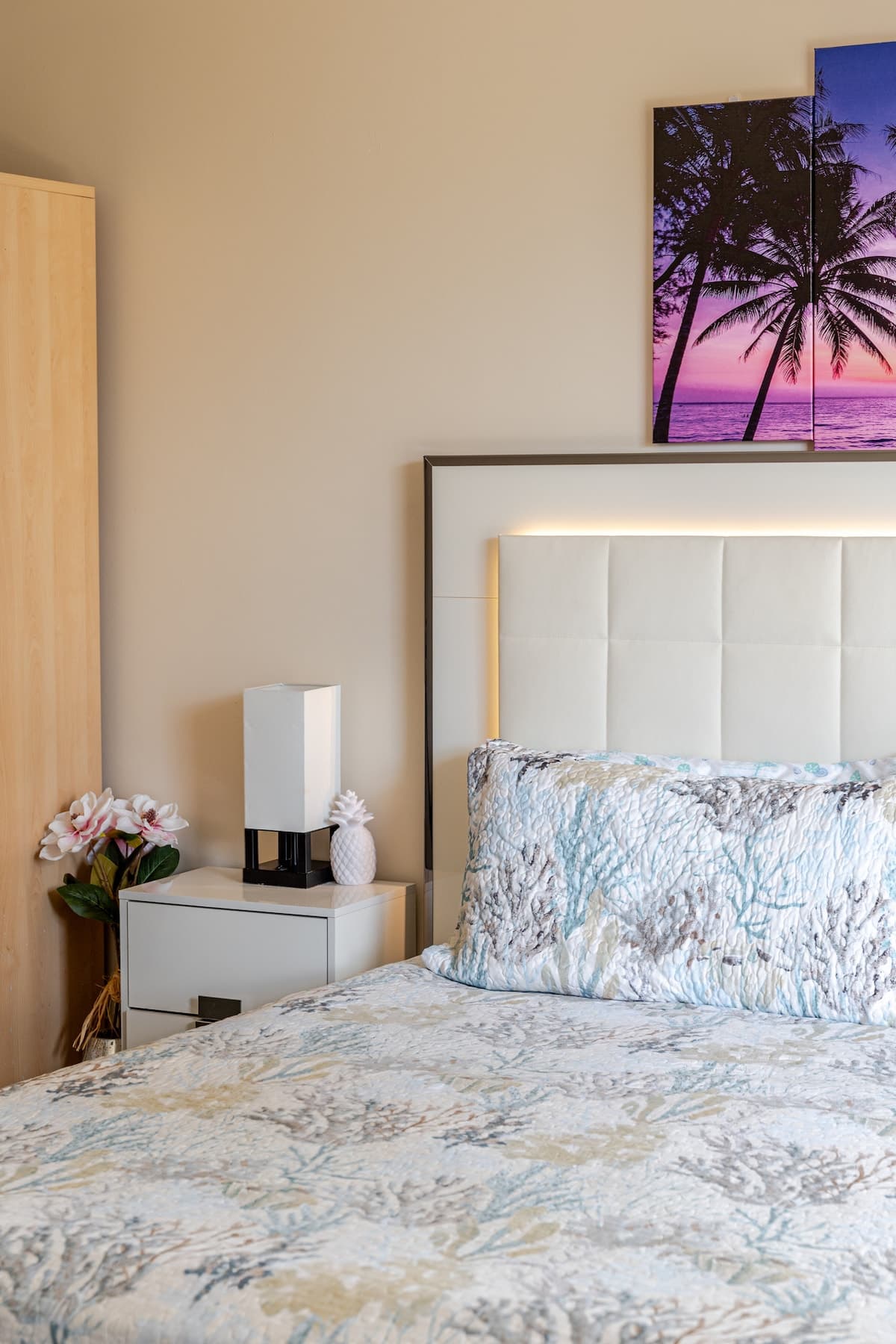 Lovely King Bed FREE Assigned Parking Pool Waikiki - Photo 1