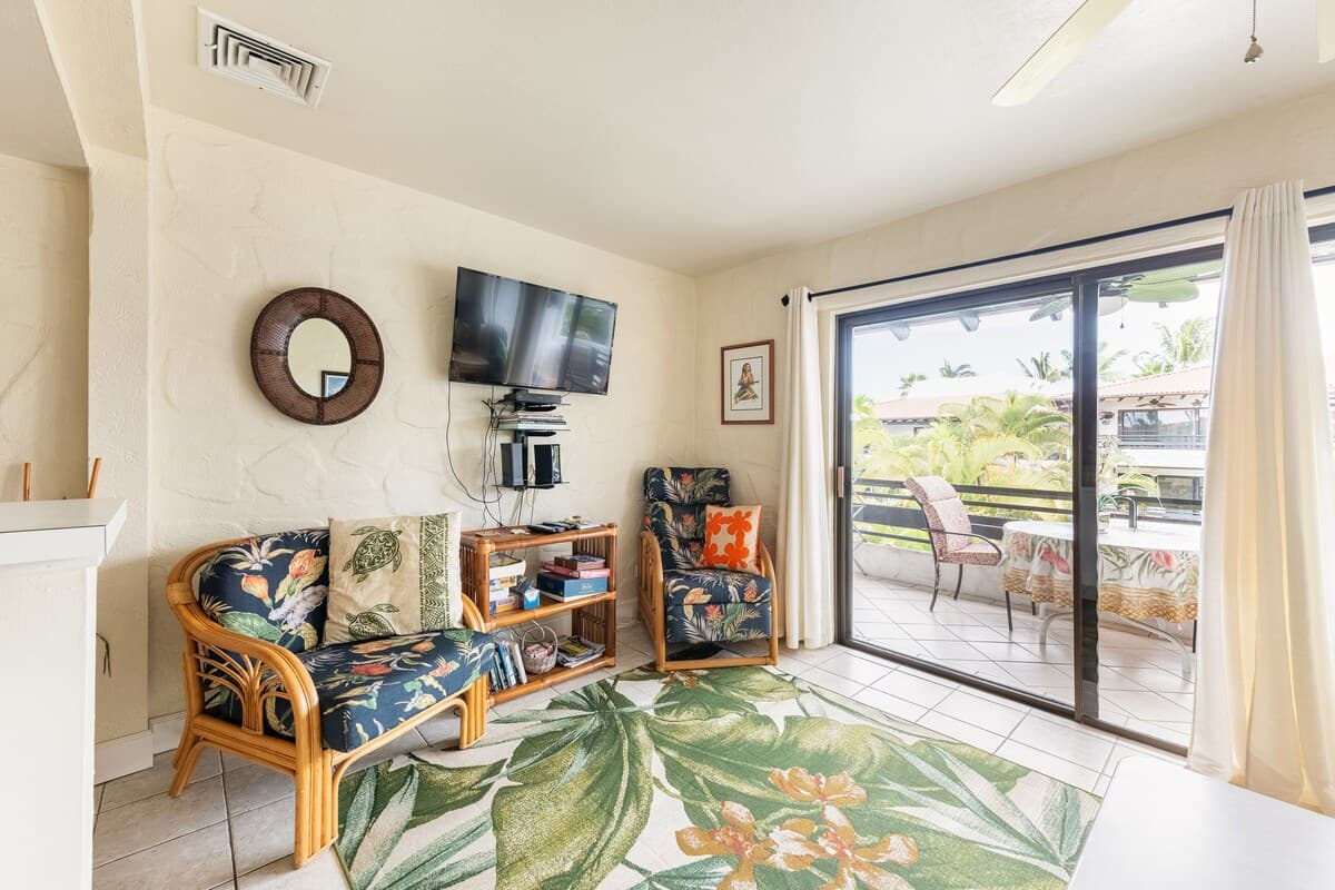 Condo in Kailua-Kona · ★4.98 · 1 bedroom · 2 beds · 1 private bath - Photo 2