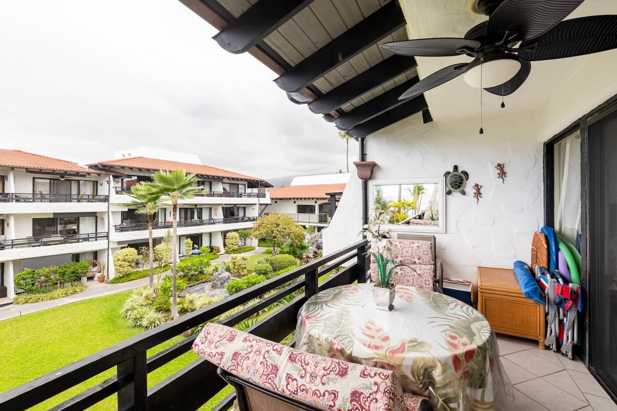 Condo in Kailua-Kona · ★4.98 · 1 bedroom · 2 beds · 1 private bath - Photo 5