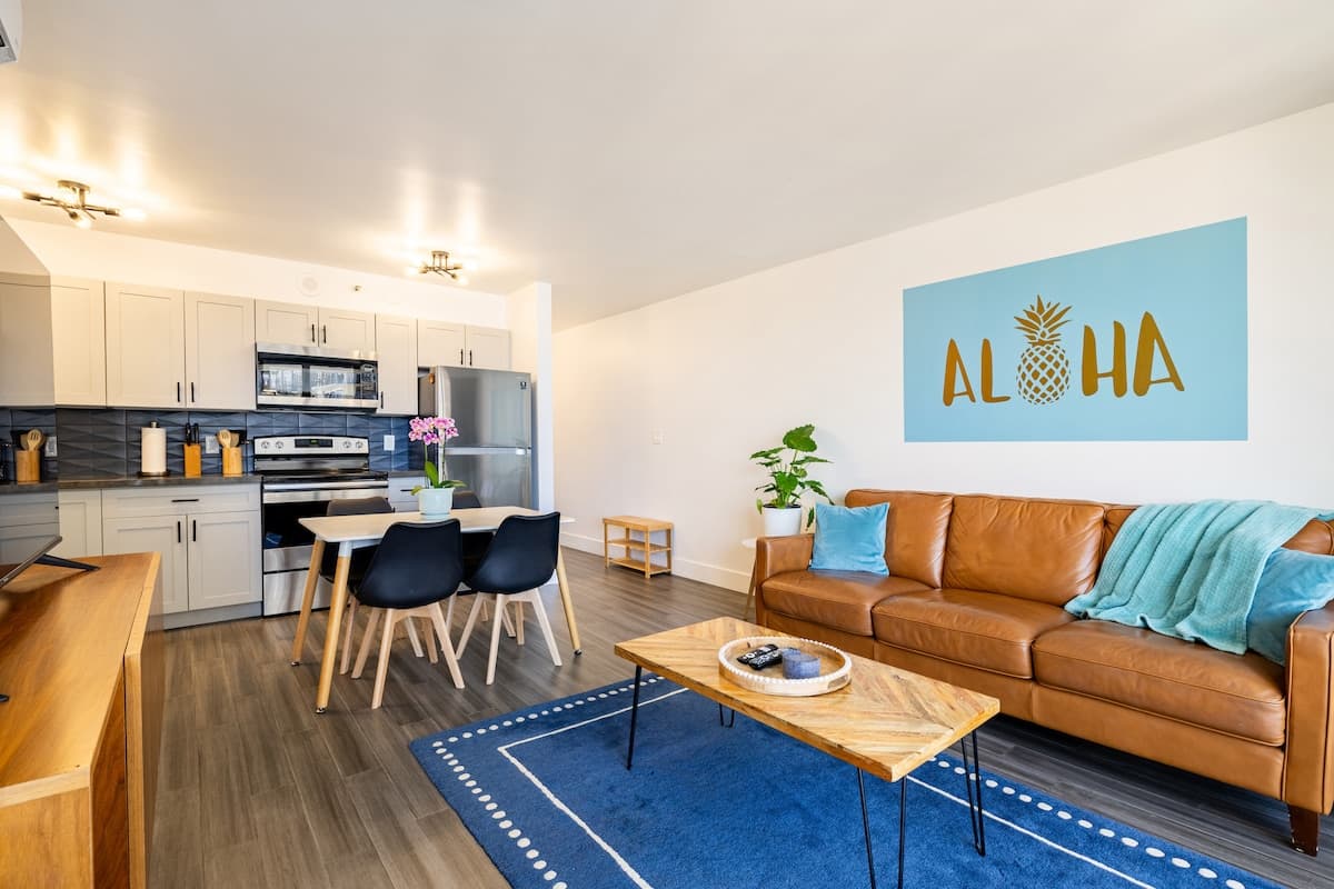 Condo in Honolulu · ★4.94 · 1 bedroom · 2 beds · 1 private bath - Photo 3