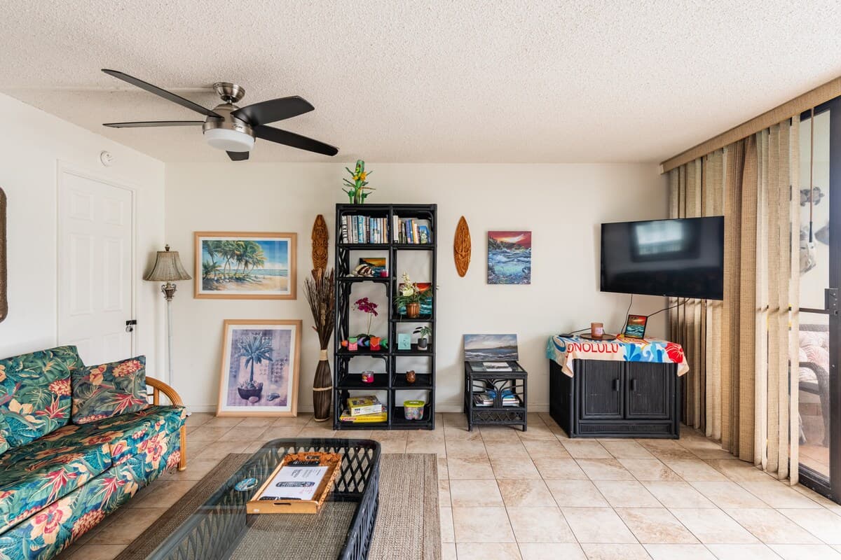 Condo in Kailua-Kona · ★4.83 · 1 bedroom · 3 beds · 2 shared baths - Photo 5