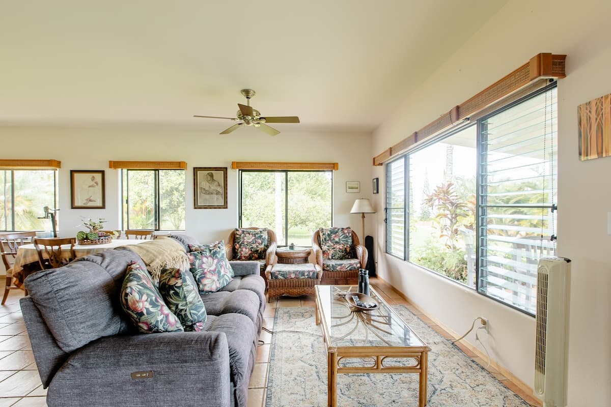 Home in Pepeekeo · ★4.94 · 2 bedrooms · 2 beds · 2 baths - Photo 1