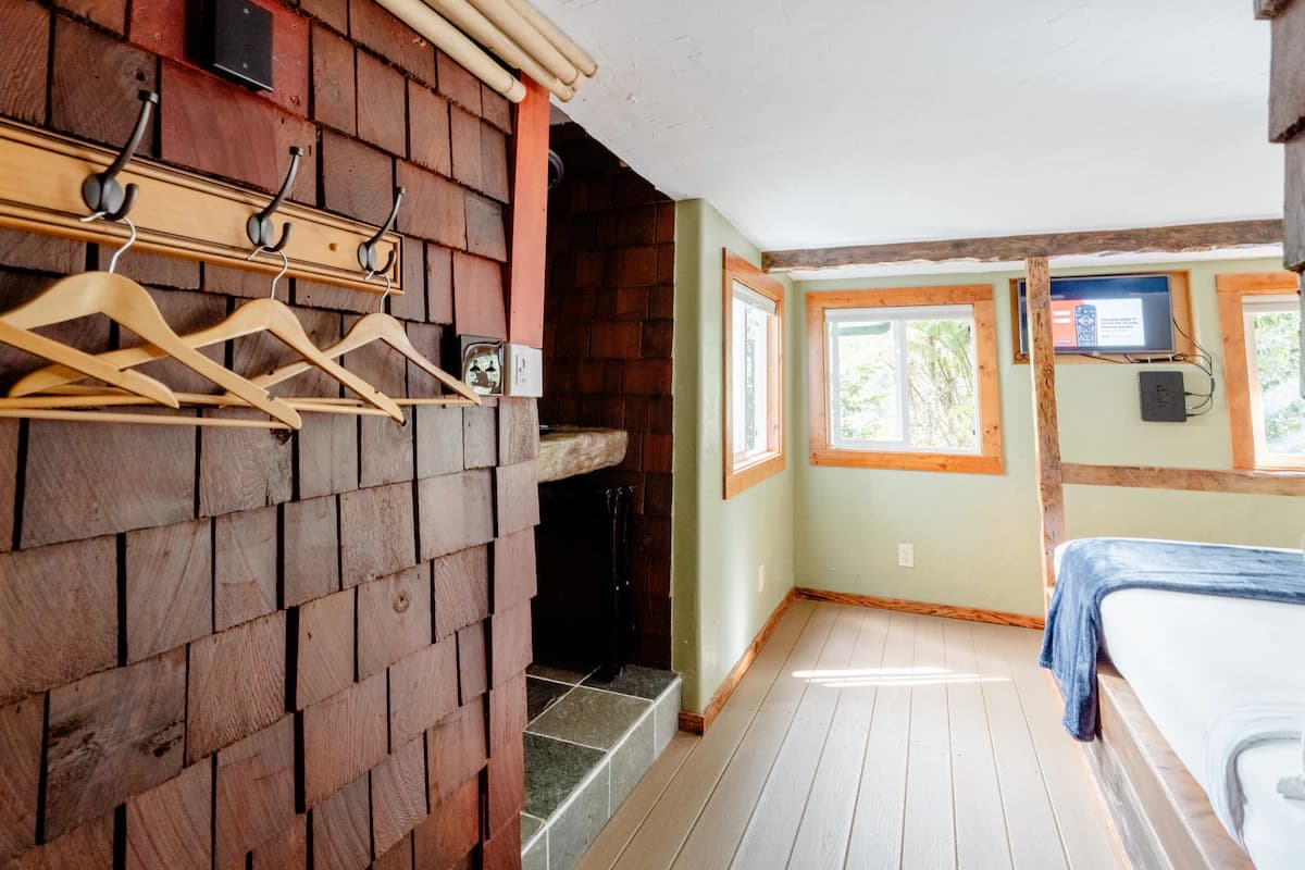 Nature lodge in Volcano · ★4.86 · 1 bedroom · 1 bed · 1 private bath - Image 6