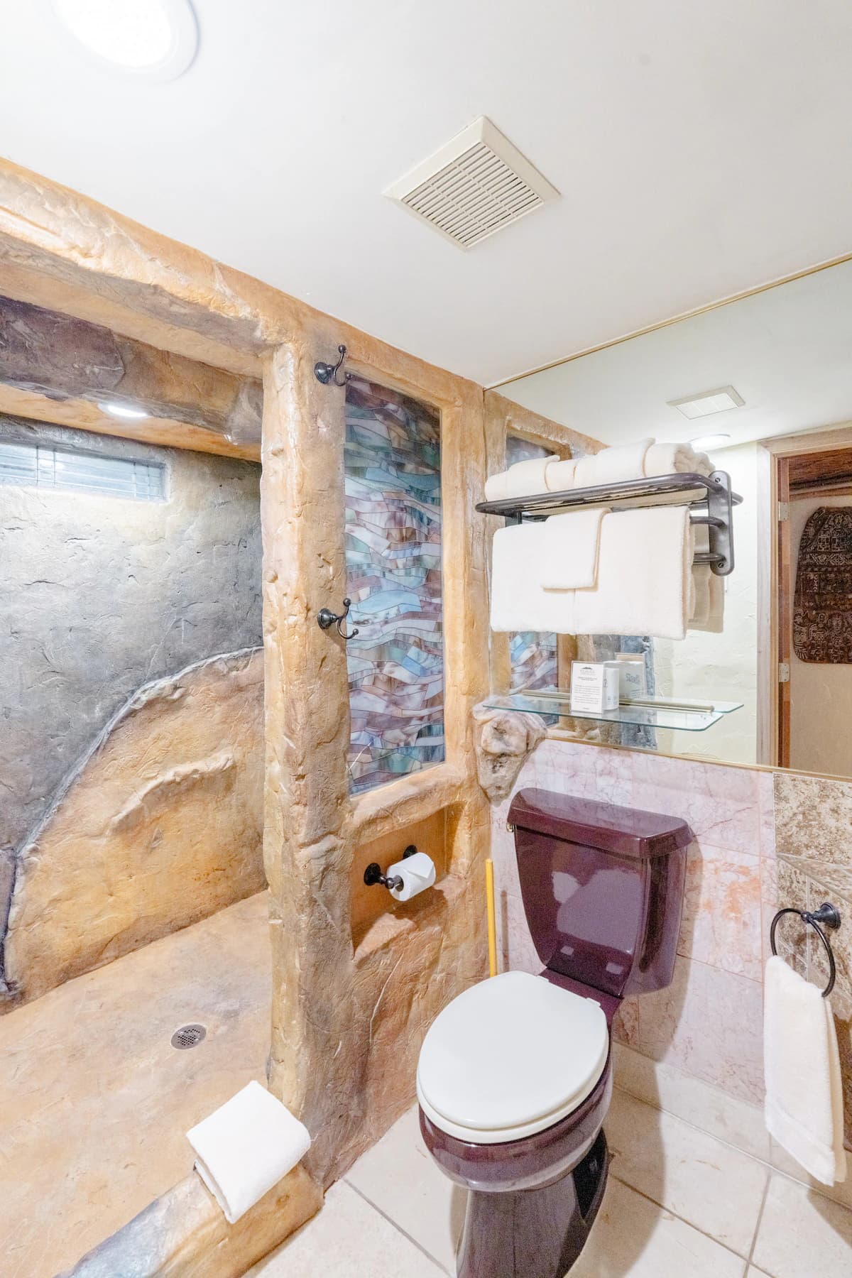 Nature lodge in Volcano · ★4.86 · 1 bedroom · 1 bed · 1 private bath - Image 11