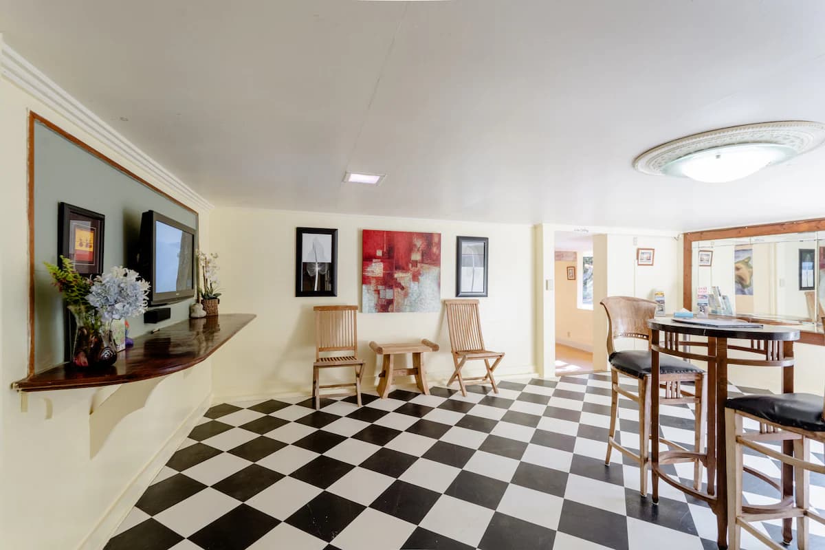 Nature lodge in Volcano · ★4.86 · 1 bedroom · 1 bed · 1 private bath - Image 21