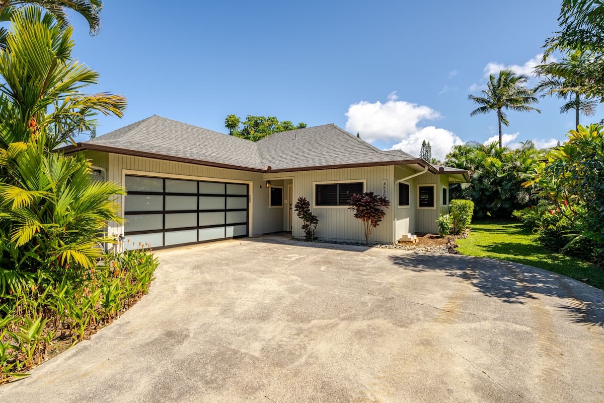 Home in Princeville · ★4.99 · 3 bedrooms · 4 beds · 2 baths - Photo 1