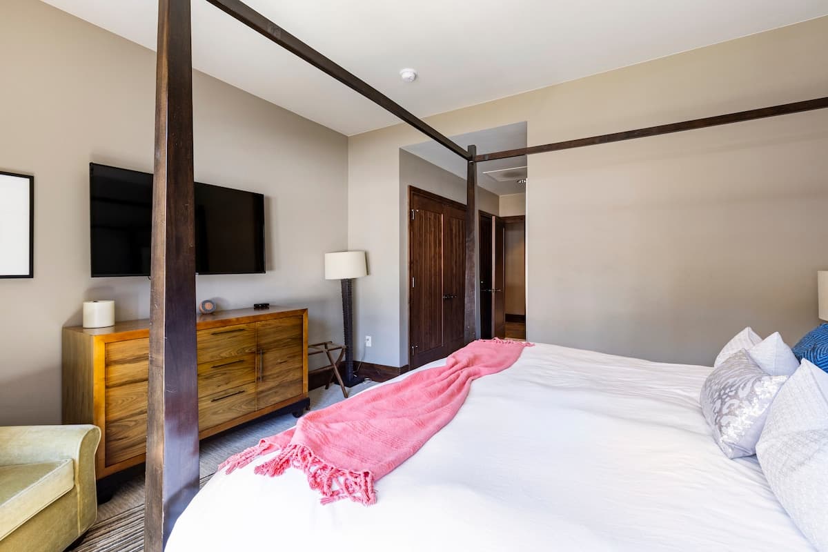 Northstar VIP Gondola Access, Ski Locker, 3BR+Den - Photo 1