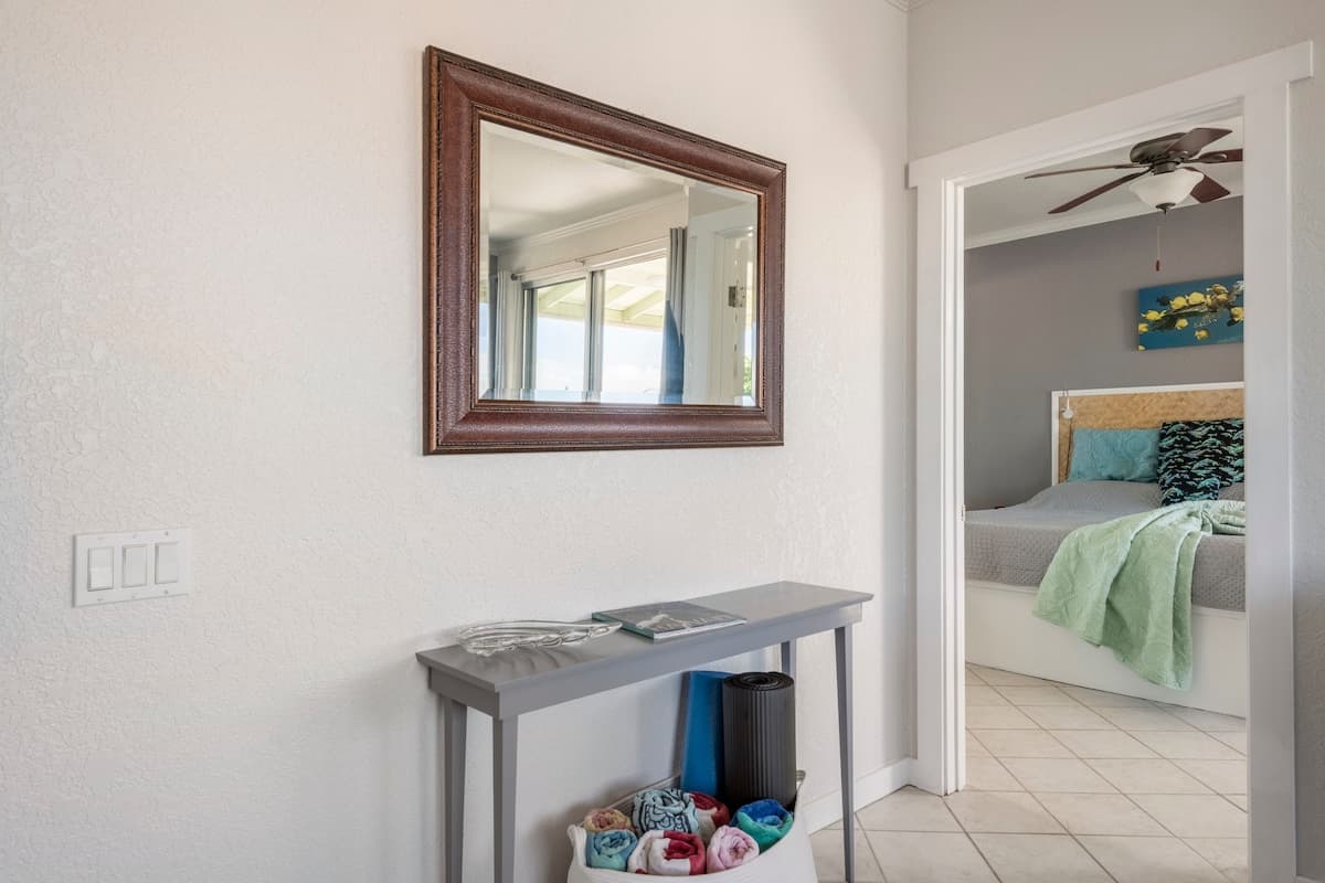 Condo in Kailua-Kona · ★4.88 · 2 bedrooms · 2 beds · 2 private baths - Photo 4