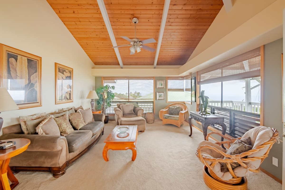 Home in Kailua-Kona · ★4.83 · 3 bedrooms · 4 beds · 2.5 baths - Photo 2