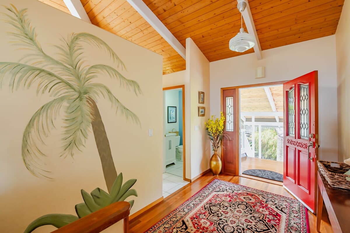Home in Kailua-Kona · ★4.83 · 3 bedrooms · 4 beds · 2.5 baths - Photo 3