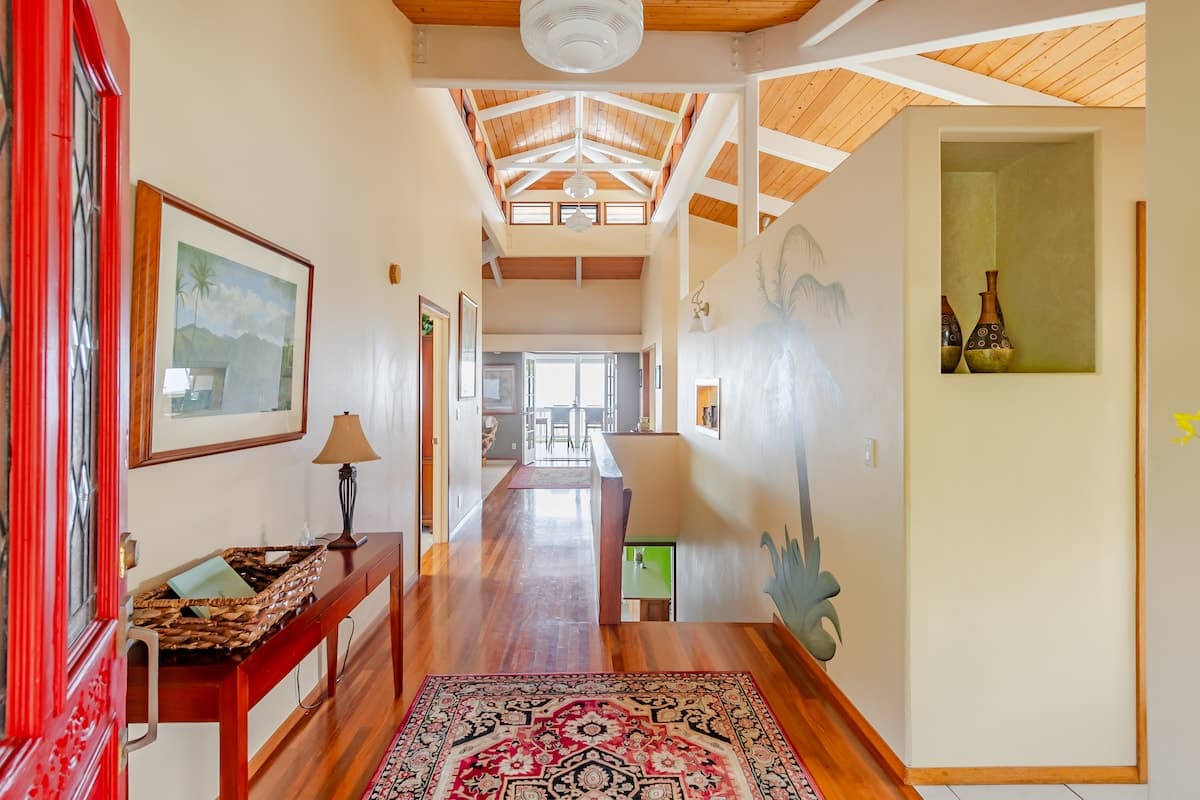 Home in Kailua-Kona · ★4.83 · 3 bedrooms · 4 beds · 2.5 baths - Photo 4