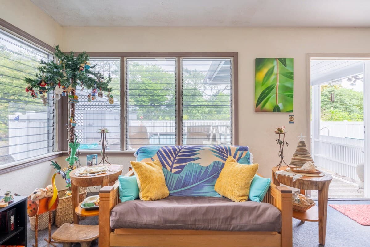 Home in Hilo · ★4.93 · 1 bedroom · 1 bed · 1 private bath - Photo 5