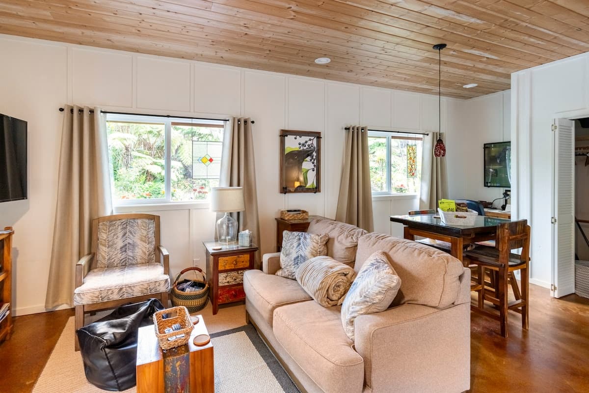 Cozy Cottage with Fresh Rainwater Hot Tub No fees - Photo 2